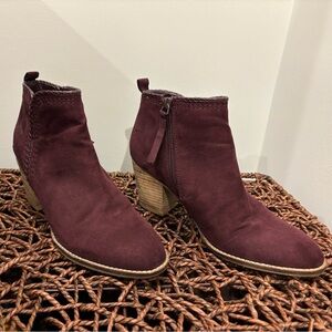 Dolce Vita maroon size 8 booties